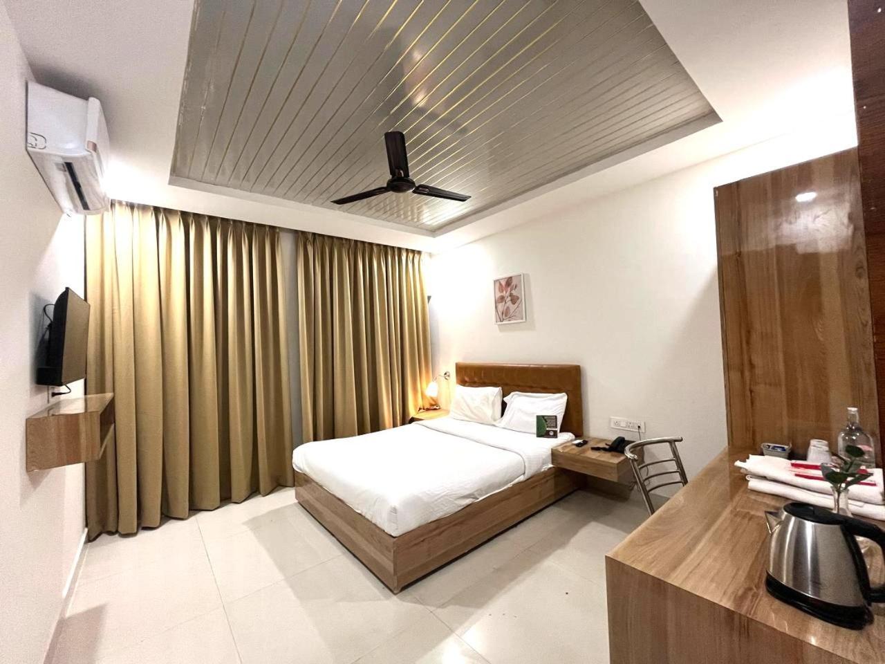 Hotel Hibiscus Tree- Bachupally Χιντεραμπάντ Εξωτερικό φωτογραφία