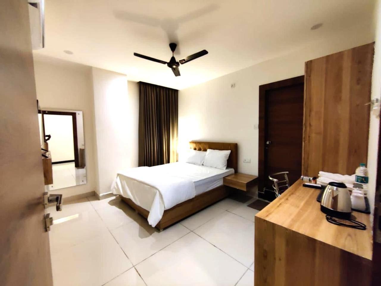 Hotel Hibiscus Tree- Bachupally Χιντεραμπάντ Εξωτερικό φωτογραφία